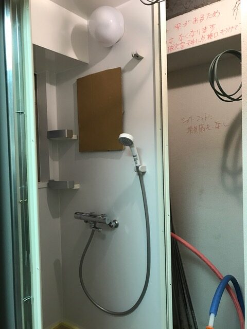 シャワーユニット、梁窓一体成型