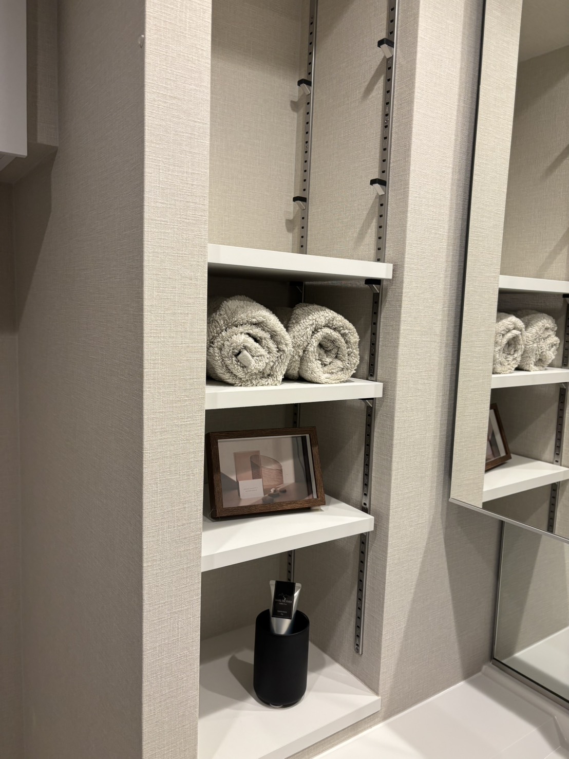 脱衣室
小物棚造作